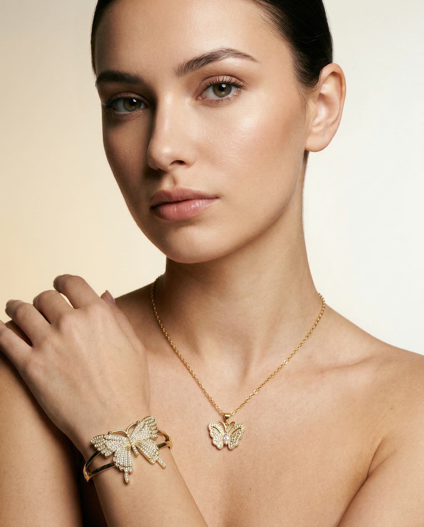 Golden Butterfly Jewelry Set – Necklace and Bracelet